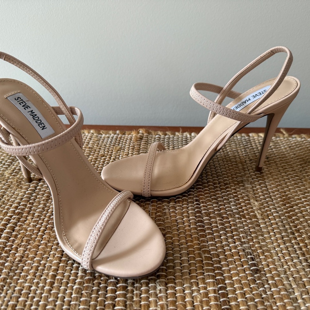 Steve Madden Beautiful Nude Strappy Heels Sz 8
